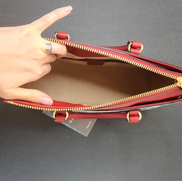 Gucci GG Supreme Monogram Blooms Tote - Picture 7 of 15